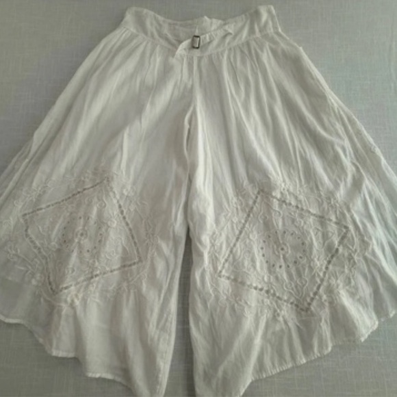 Dresses & Skirts - Women’s White Embroidered A-Line Cotton Skirt